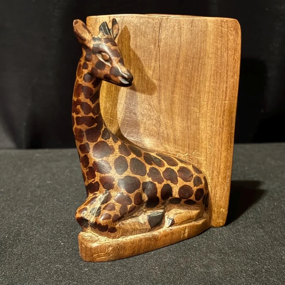 Wooden Giraffe Bookends: Hand-Carved Animal Shelf Decor